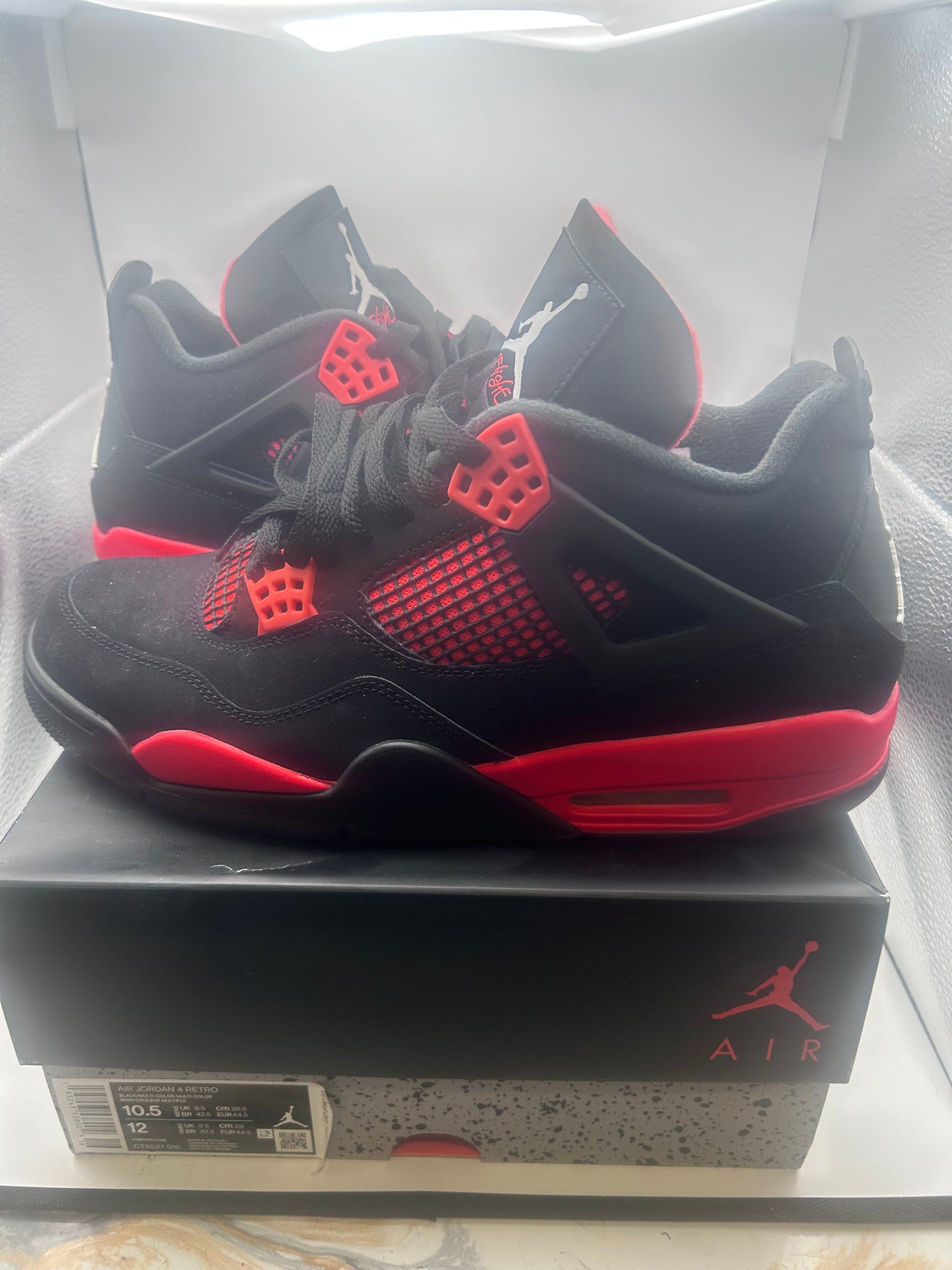 Air Jordan 4 Retro Red Thunder Size 10.5