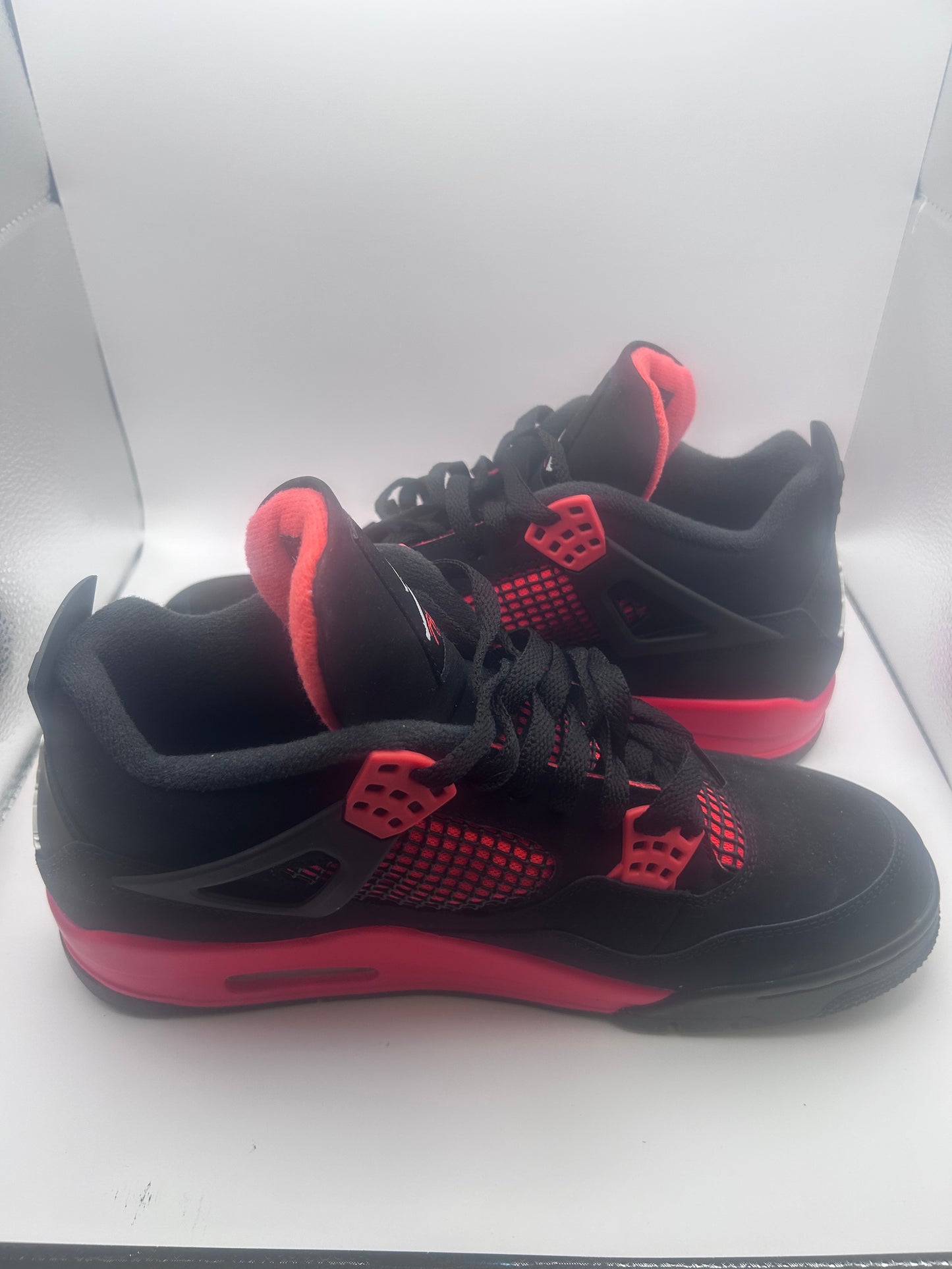 Air Jordan 4 Retro Red Thunder Size 10.5